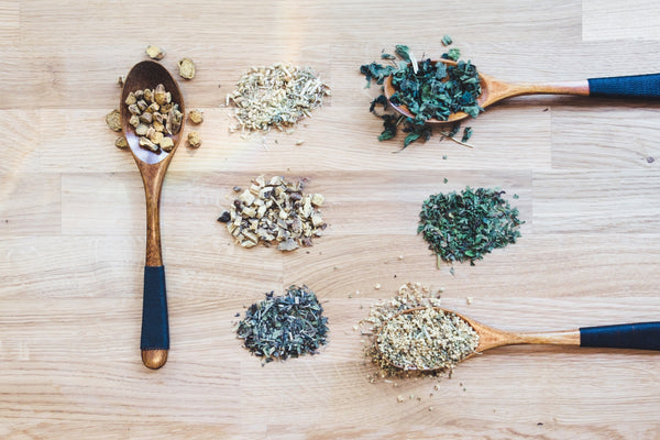 Natural Hay Fever Relief: Tea, Tincture, Supplements or Nasya Oil – Which Works Best?